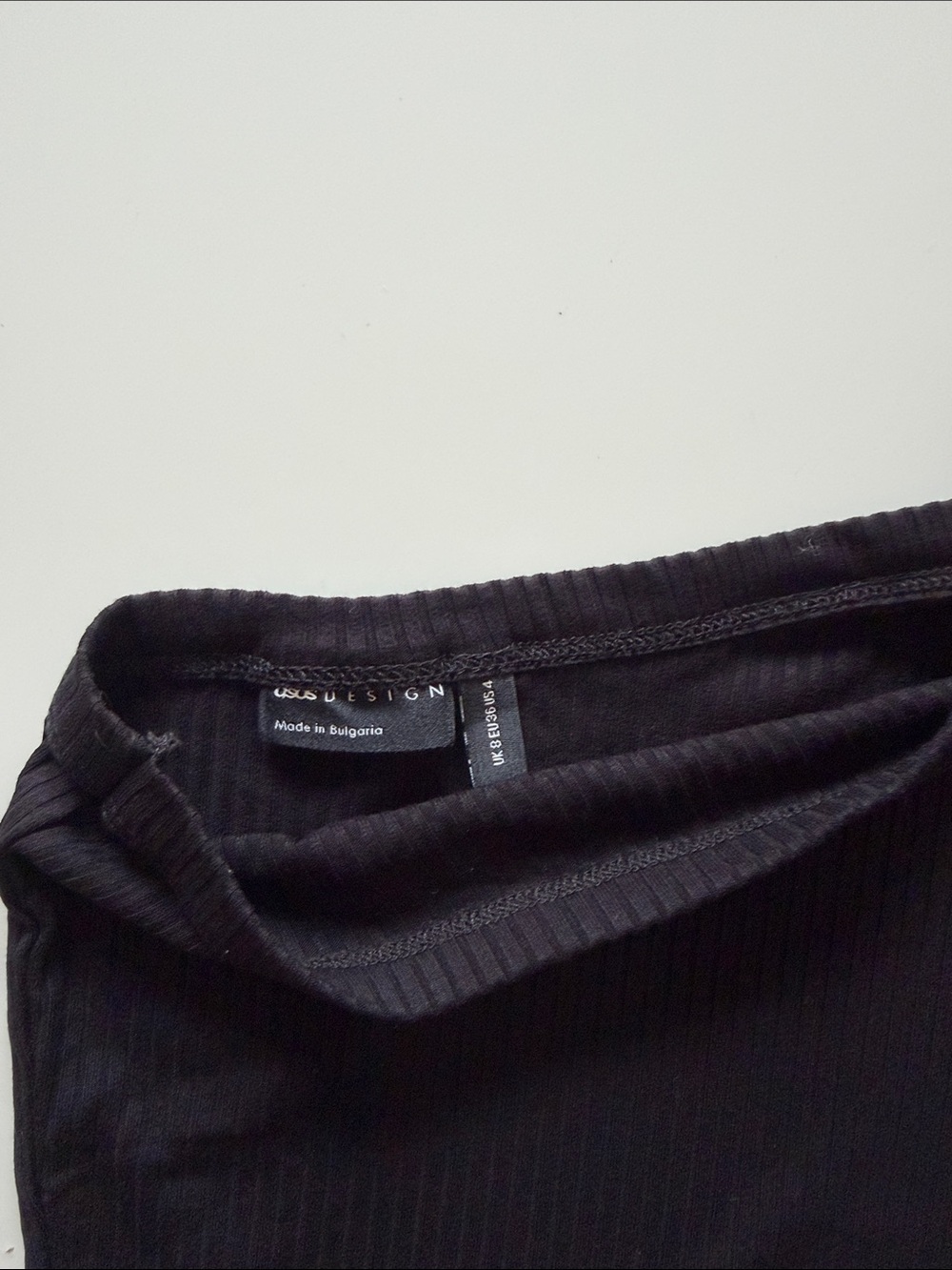 ASOS Black One-Shoulder Ribbed Crop - Picture 3 of 3
